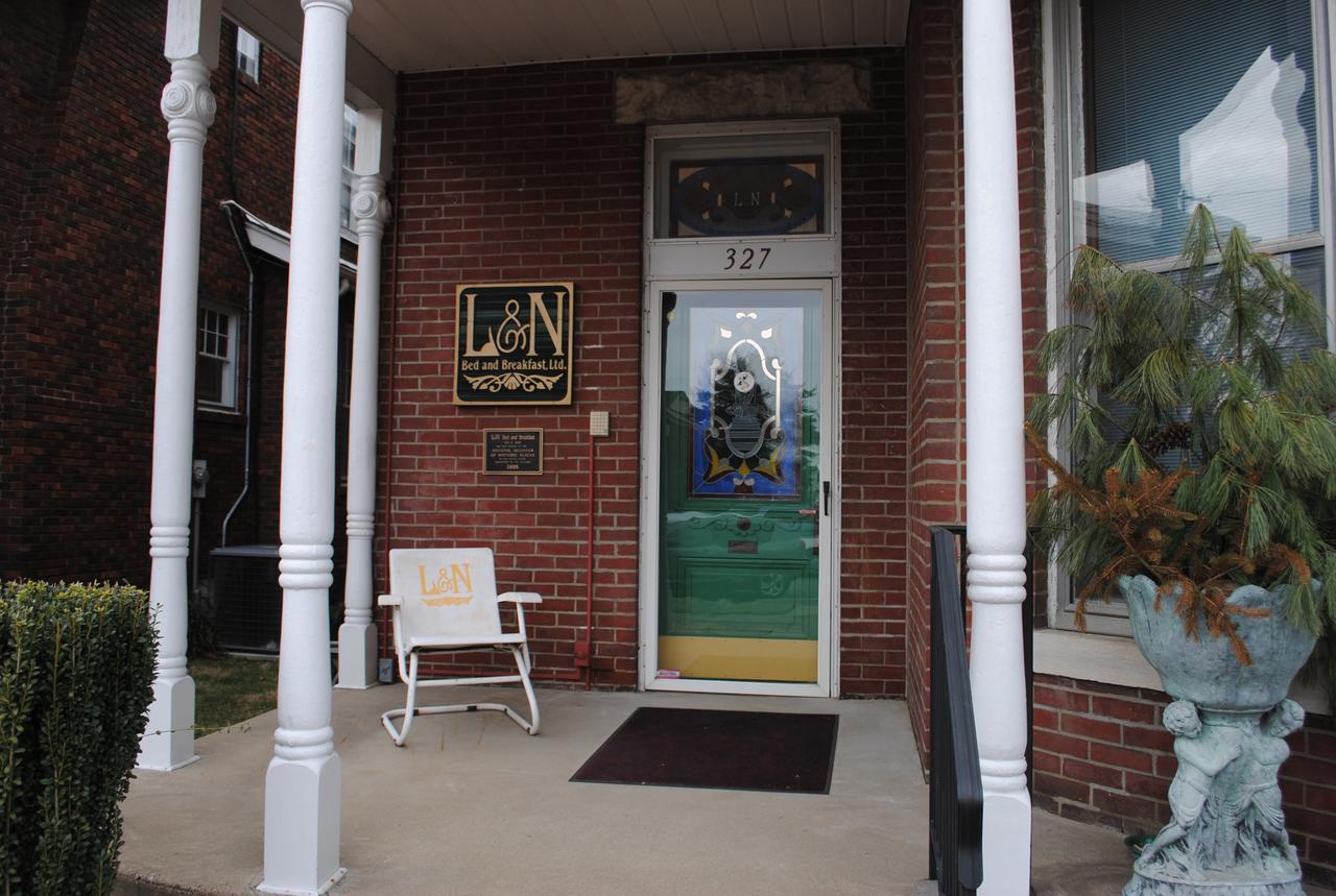 هندرسون L&N Bed And Breakfast Ltd المظهر الخارجي الصورة