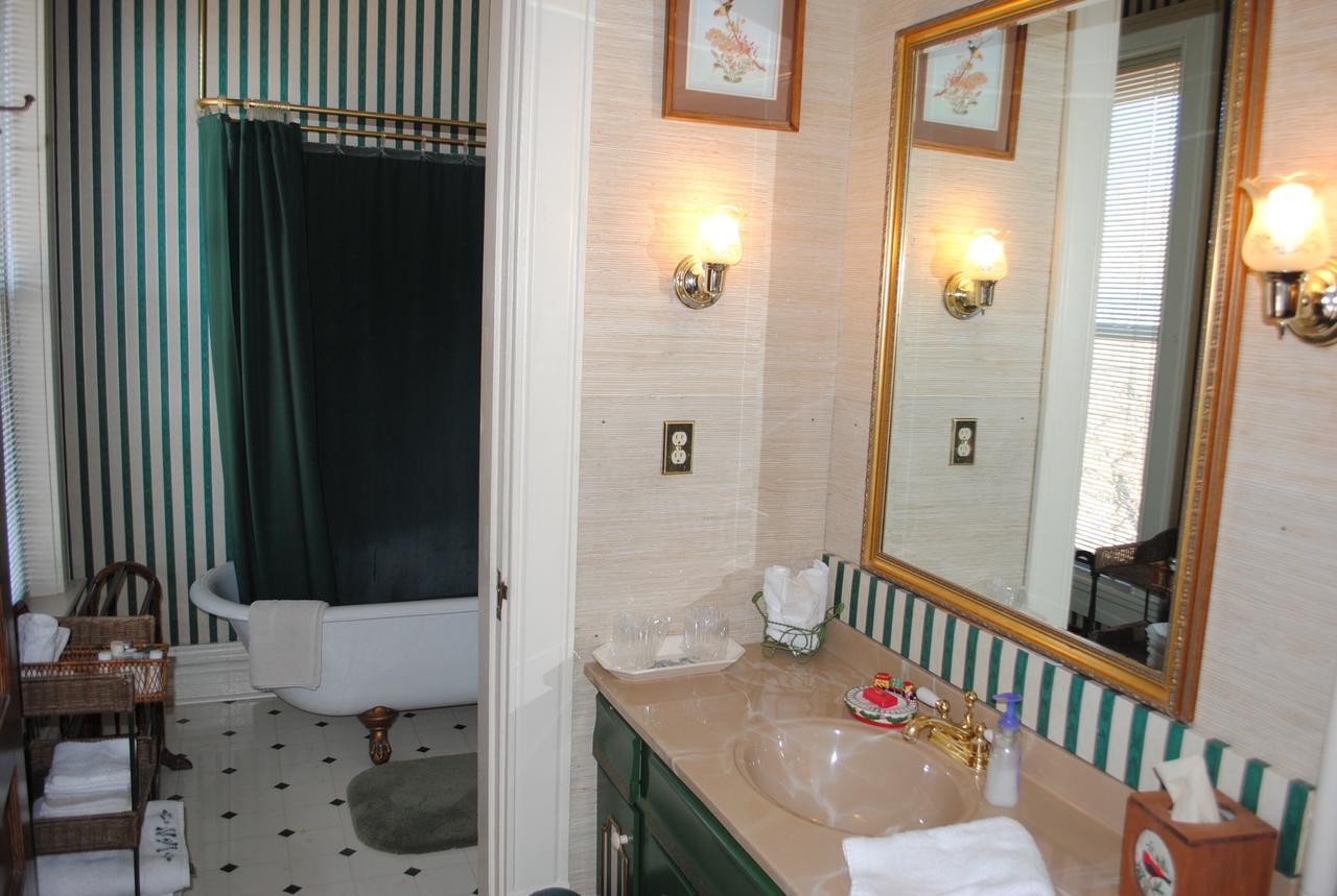 هندرسون L&N Bed And Breakfast Ltd المظهر الخارجي الصورة